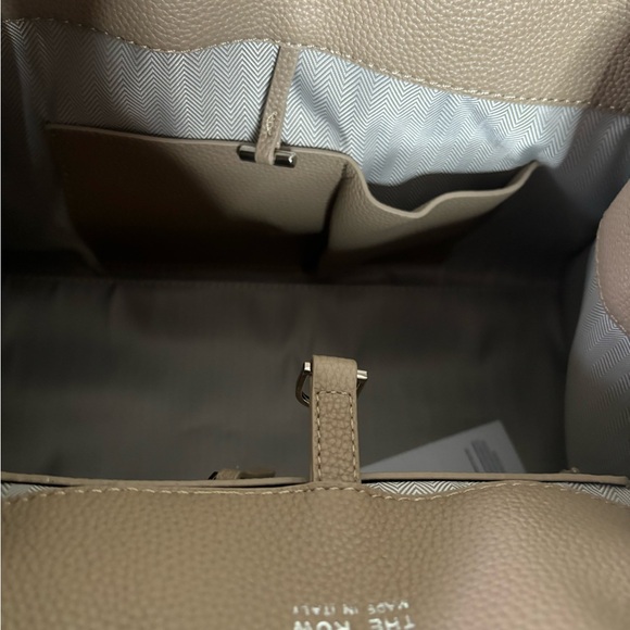 Luxury inspired handbag - Picture 3 of 12